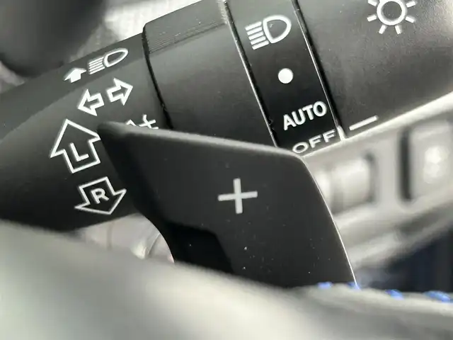 スバル レヴォーグ 1．6GT－S アイサイト 道央・札幌 2015(平27)年 8.3万km スティールブルーグレーM ・４WD/・社外メモリナビ(AVIC-RZ09)/・CD/DVD/SD/USB/BT/フルセグ/・バックカメラ/・ETC/・社外ドライブレコーダー（KZR-S100W）/・アイサイト/・SI-DRIVE/・レーンキープアシスト/・アダプティブクルーズコントロール/・横滑り防止装置/・ブラインドスポットモニター/・アイドリングストップ/・ステアリングスイッチ/・LEDヘッドライト/・フロントフォグライト/・オートライト/・電動格納ウインカーミラー/・D+N席パワーシート/・純正18インチAW/・積込社外AW夏タイヤ18インチ/・トノカバー/・社外フロアマット/・プッシュスタート/・スマートキー/・取扱説明書