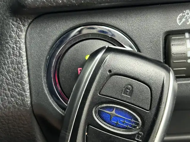 スバル レヴォーグ 1．6GT－S アイサイト 道央・札幌 2015(平27)年 8.3万km スティールブルーグレーM ・４WD/・社外メモリナビ(AVIC-RZ09)/・CD/DVD/SD/USB/BT/フルセグ/・バックカメラ/・ETC/・社外ドライブレコーダー（KZR-S100W）/・アイサイト/・SI-DRIVE/・レーンキープアシスト/・アダプティブクルーズコントロール/・横滑り防止装置/・ブラインドスポットモニター/・アイドリングストップ/・ステアリングスイッチ/・LEDヘッドライト/・フロントフォグライト/・オートライト/・電動格納ウインカーミラー/・D+N席パワーシート/・純正18インチAW/・積込社外AW夏タイヤ18インチ/・トノカバー/・社外フロアマット/・プッシュスタート/・スマートキー/・取扱説明書