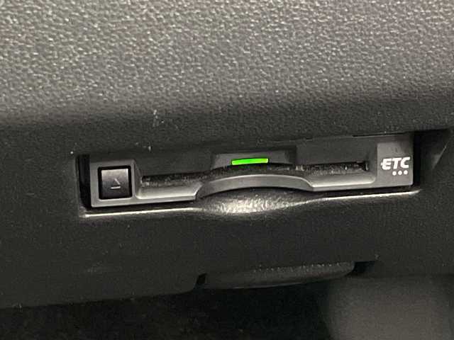 トヨタ パッソ モーダ　S 愛知県 2016(平28)年 4万km ブラックマイカメタリック 禁煙車/純正7インチナビ/(Bluetooth CD DVD SD AUX 品番：NSCD-W66)/バックカメラ/衝突軽減ブレーキ/パーキングセンサー/ETC/ドライブレコーダー/アイドリングストップ/純正フロアマット/プッシュスタート/スマートキー/LEDヘッドライト/オートエアコン/Wエアバック