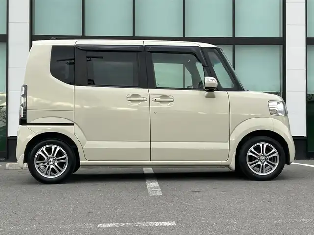 ホンダ Ｎ ＢＯＸ G ターボパッケージ 和歌山県 2013(平25)年 5.2万km ヒダマリアイボリーパール 純正ナビ/バックカメラ/両側パワースライドドア/横滑り防止装置/クルーズコントロール/パドルシフト/純正アルミホイール/電動格納ミラー/ECON/シガーソケット/ヘッドライトレベライザー/ハロゲンヘッドライト