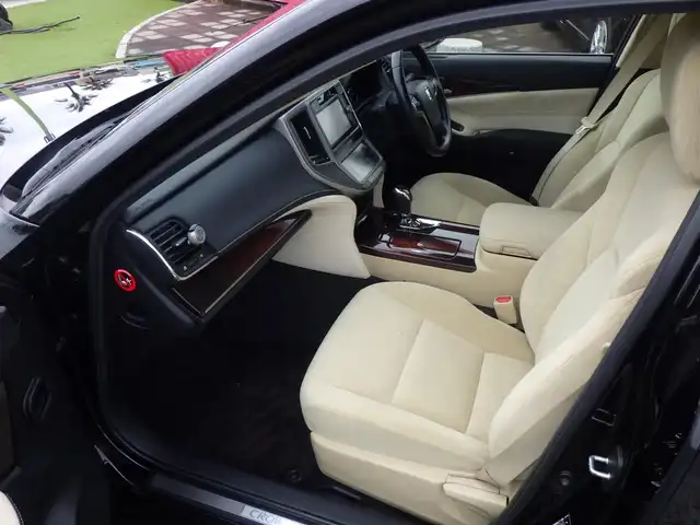 トヨタ クラウン ハイブリッド ロイヤル 千葉県 2013(平25)年 7.4万km ブラック 純正SDナビ/地デジTV/【DVD/CD再生機能　Bluetooth接続】/バックカメラ/前席シートヒーター/革巻きステアリング/ETC/HIDヘッドライト/フォグライト/ウインカーミラー/純正16インチアルミホイル/サイド/カーテンエアバッグ/スマートキー