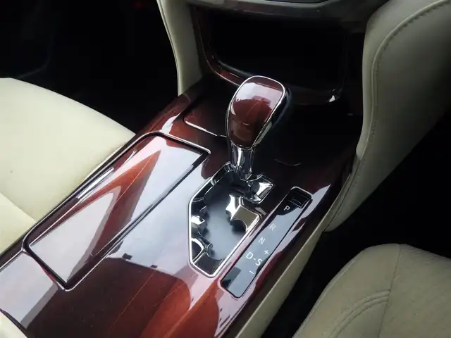 トヨタ クラウン ハイブリッド ロイヤル 千葉県 2013(平25)年 7.4万km ブラック 純正SDナビ/地デジTV/【DVD/CD再生機能　Bluetooth接続】/バックカメラ/前席シートヒーター/革巻きステアリング/ETC/HIDヘッドライト/フォグライト/ウインカーミラー/純正16インチアルミホイル/サイド/カーテンエアバッグ/スマートキー