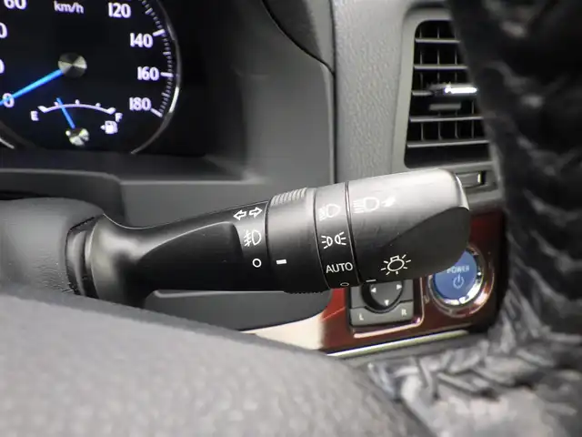 トヨタ クラウン ハイブリッド ロイヤル 千葉県 2013(平25)年 7.4万km ブラック 純正SDナビ/地デジTV/【DVD/CD再生機能　Bluetooth接続】/バックカメラ/前席シートヒーター/革巻きステアリング/ETC/HIDヘッドライト/フォグライト/ウインカーミラー/純正16インチアルミホイル/サイド/カーテンエアバッグ/スマートキー