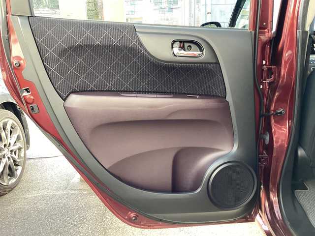 ホンダ Ｎ ＯＮＥ プレミアム Lパッケージ 兵庫県 2013(平25)年 1.5万km プレミアムディープロッソパール 登録時14388km/純正ディスプレイオーディオ/ ・バックカメラ/ ・Bluetooth/ ・HDMI/USB/ ・CD/FM/AM/キセノンヘッドライト/フォグランプ/オートライト/純正14インチAW/革巻きステアリング/シートリフター/社外前後ドライブレコーダー/ETC/スマートキーx2