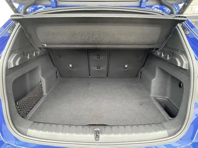 ＢＭＷ ＢＭＷ Ｘ１ 長崎県 2023(令5)年 1.3万km 青 ワンオーナー/車体色ポルティマオブルー(C31)/BMW　iDrive(BT/AM/FM/Spotify/AppleCarPlay/AndroidAuto/NAVI)/ルームミラー内蔵ETC/D+N席パワーシート/D+N席シートヒーター/エアシート/ヘッドアップディスプレイ/革巻きステアリング/ステアリングヒーター/ステアリングスイッチ/追従有りクルーズコントロール/ターボチャージャー搭載車/Assisted Drive Mode/ABS/ダイナミックスタビリティコントロール/アダプティブヘッドライト/レーンチェンジアシスト/アラームシステム/オートライトコントロール/ハイビームアシスト/ヒルディセントコントロール/アダプティブブレーキアシスタント/強化走行ダイナミクス/パークアシスト/制限速度アシスト/スペアキー(スマートキー1本)/カードキー/純正フロアマット/純正19インチアルミホイール/車両/ETC取扱説明書/保証書