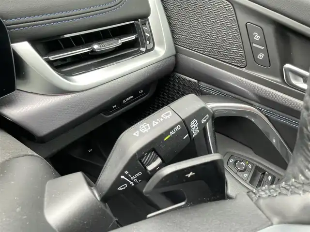 ＢＭＷ ＢＭＷ Ｘ１ 長崎県 2023(令5)年 1.3万km 青 ワンオーナー/車体色ポルティマオブルー(C31)/BMW　iDrive(BT/AM/FM/Spotify/AppleCarPlay/AndroidAuto/NAVI)/ルームミラー内蔵ETC/D+N席パワーシート/D+N席シートヒーター/エアシート/ヘッドアップディスプレイ/革巻きステアリング/ステアリングヒーター/ステアリングスイッチ/追従有りクルーズコントロール/ターボチャージャー搭載車/Assisted Drive Mode/ABS/ダイナミックスタビリティコントロール/アダプティブヘッドライト/レーンチェンジアシスト/アラームシステム/オートライトコントロール/ハイビームアシスト/ヒルディセントコントロール/アダプティブブレーキアシスタント/強化走行ダイナミクス/パークアシスト/制限速度アシスト/スペアキー(スマートキー1本)/カードキー/純正フロアマット/純正19インチアルミホイール/車両/ETC取扱説明書/保証書