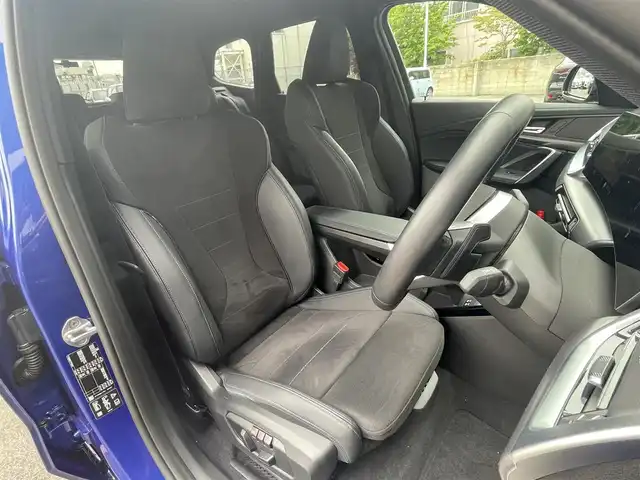 ＢＭＷ ＢＭＷ Ｘ１ xDrive 20i Mスポーツ 青森県 2023(令5)年 1.3万km 青 /ワンオーナー/4WD/車体色ポルティマオブルー(C31)/純正ディスプレイオーディオナビ　(BT/AM/FM/Spotify/AppleCarPlay/　/AndroidAuto)/ルームミラー一体型ETC/前席パワーシート/前席シートヒーター/ヘッドアップディスプレイ/革巻きステアリング/オーディオ/ステアスイッチ/パドルシフト/アダプティブクルーズコントロール/ターボチャージャー搭載車/Assisted Drive Mode/ABS/ダイナミックスタビリティコントロール/アダプティブヘッドライト/レーンチェンジアシスト/アラームシステム/オートライトコントロール/ハイビームアシスト/ヒルディセントコントロール/アダプティブブレーキアシスタント/強化走行ダイナミクス/パークアシスト/制限速度アシスト/スペアキー(スマートキー1本)/カードキー/純正フロアマット/純正19インチアルミホイール/車両/ETC取扱説明書/保証書