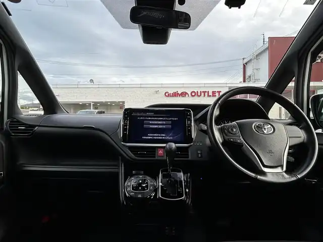 トヨタ ヴォクシー V 長野県 2018(平30)年 7.5万km ホワイトパールクリスタルシャイン 純正フルセグナビ/1オーナー/クルコン/純正後席モニター/純正ビルトインETC/HDMI/Bカメラ/16インチ純正AW/フルフラットシート/チップアップシート/パワスラ