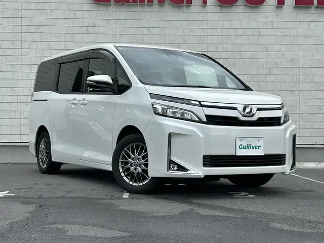 トヨタ ヴォクシー V 長野県 2018(平30)年 7.5万km ホワイトパールクリスタルシャイン 純正フルセグナビ/1オーナー/クルコン/純正後席モニター/純正ビルトインETC/HDMI/Bカメラ/16インチ純正AW/フルフラットシート/チップアップシート/パワスラ