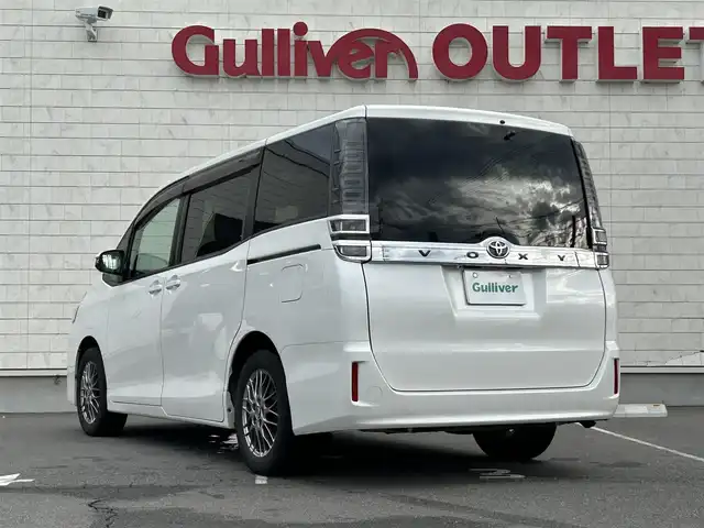トヨタ ヴォクシー V 長野県 2018(平30)年 7.5万km ホワイトパールクリスタルシャイン 純正フルセグナビ/1オーナー/クルコン/純正後席モニター/純正ビルトインETC/HDMI/Bカメラ/16インチ純正AW/フルフラットシート/チップアップシート/パワスラ