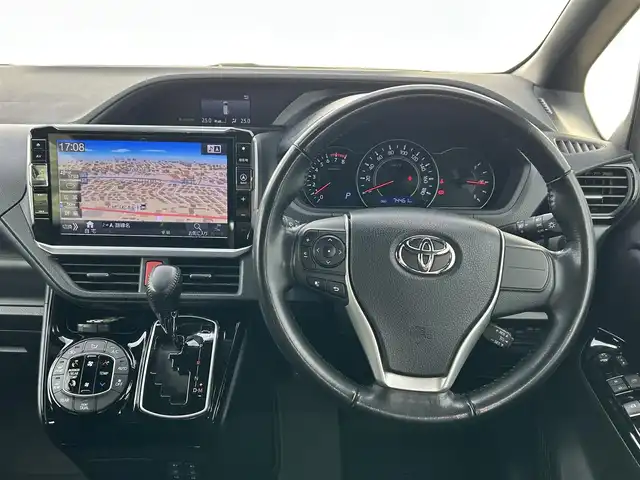 トヨタ ヴォクシー V 長野県 2018(平30)年 7.5万km ホワイトパールクリスタルシャイン 純正フルセグナビ/1オーナー/クルコン/純正後席モニター/純正ビルトインETC/HDMI/Bカメラ/16インチ純正AW/フルフラットシート/チップアップシート/パワスラ