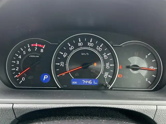 トヨタ ヴォクシー V 長野県 2018(平30)年 7.5万km ホワイトパールクリスタルシャイン 純正フルセグナビ/1オーナー/クルコン/純正後席モニター/純正ビルトインETC/HDMI/Bカメラ/16インチ純正AW/フルフラットシート/チップアップシート/パワスラ