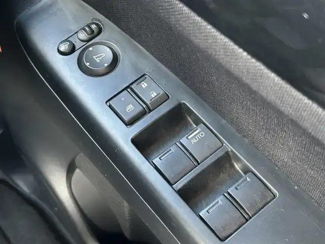 ホンダ Ｎ ＢＯＸ カスタム SSパッケージ 群馬県 2016(平28)年 7.4万km クリスタルブラックパール ワンオーナー/社外メモリーナビ（MDV-D403）/　CD/DVD/SD/BTオーディオ/ワンセグTV/バックカメラ/ビルトインETC/シートヒーター（運転席、助手席）/左側パワースライドドア/ステアリングスイッチ/プッシュスタート/アームレスト/リヤロールサンシェード/ECONモード/ウインカーミラー/キセノンヘッドライト/チップアップシート/純正14インチアルミホイール/保証書/取扱説明書/スマートキー