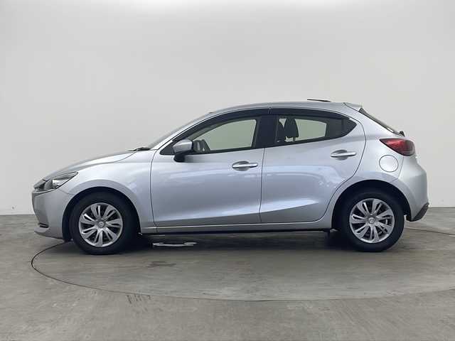 マツダ マツダ２ 15S 兵庫県 2020(令2)年 6.7万km ソニックシルバーM ・純正ナビ/BT/USB/AppleCarPlay/Android Auto)/・バックカメラ/・ビルトインETC/・i-ACTIVSENSE/・スマートシティブレーキサポート/・車線逸脱警報システム/・ブラインドスポットモニター/・パーキングセンサー/・LEDライト/・オートライト/・オートワイパー/・スマートキー/・スペアキー