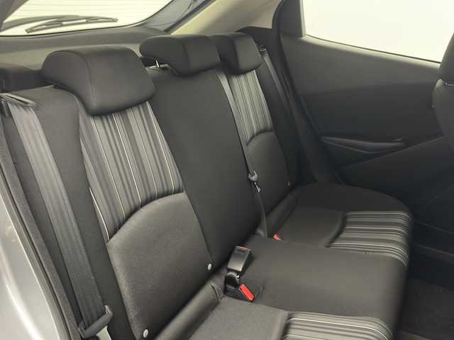 マツダ マツダ２ 15S 兵庫県 2020(令2)年 6.7万km ソニックシルバーM ・純正ナビ/BT/USB/AppleCarPlay/Android Auto)/・バックカメラ/・ビルトインETC/・i-ACTIVSENSE/・スマートシティブレーキサポート/・車線逸脱警報システム/・ブラインドスポットモニター/・パーキングセンサー/・LEDライト/・オートライト/・オートワイパー/・スマートキー/・スペアキー