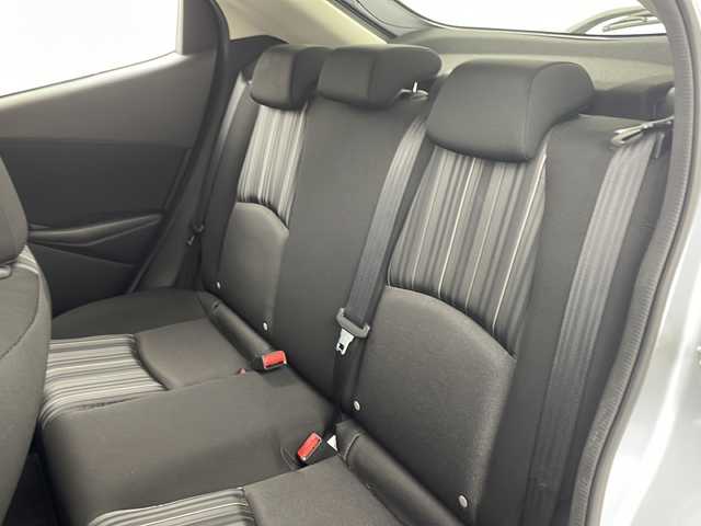 マツダ マツダ２ 15S 兵庫県 2020(令2)年 6.7万km ソニックシルバーM ・純正ナビ/BT/USB/AppleCarPlay/Android Auto)/・バックカメラ/・ビルトインETC/・i-ACTIVSENSE/・スマートシティブレーキサポート/・車線逸脱警報システム/・ブラインドスポットモニター/・パーキングセンサー/・LEDライト/・オートライト/・オートワイパー/・スマートキー/・スペアキー