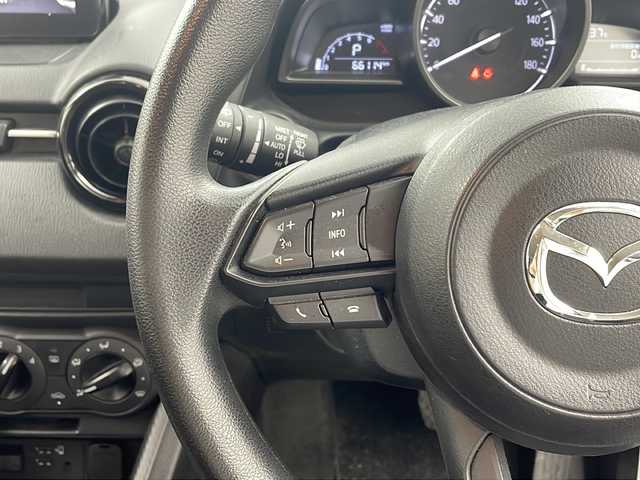 マツダ マツダ２ 15S 兵庫県 2020(令2)年 6.7万km ソニックシルバーM ・純正ナビ/BT/USB/AppleCarPlay/Android Auto)/・バックカメラ/・ビルトインETC/・i-ACTIVSENSE/・スマートシティブレーキサポート/・車線逸脱警報システム/・ブラインドスポットモニター/・パーキングセンサー/・LEDライト/・オートライト/・オートワイパー/・スマートキー/・スペアキー