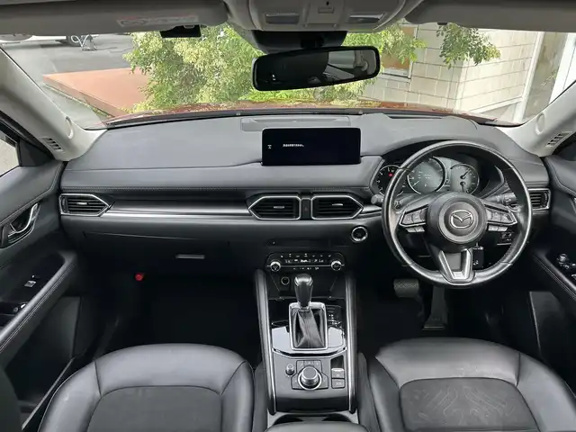 マツダ ＣＸ－５ XD ブラックトーンエディション 岡山県 2022(令4)年 4.5万km ソウルレッドクリスタルM 純正10.25インチセンターディスプレイ/Bluetooth、AM、FM/Apple Carplay、Android　Auto/全方位カメラ/運転席メモリーシート/パワーシート/ワイヤレス充電/前席シートヒーター/ステアリングヒーター/ハンズフリー機能付きパワーバックドア/アドバンスドスマートシティブレーキアシスト/スマートシティブブレーキサポート/AT誤発進抑制制御/レーダークルーズコントロール/車線逸脱警報システム/ブラインドスポットモニタリング/ドライバーアテンションアラート/リアパーキングセンサー/アダブティブLEDヘッドライト/レーンキープアシストシステム/交通標識認識システム