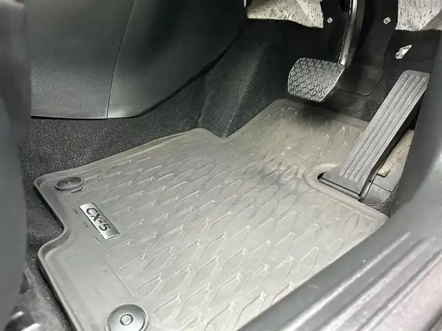 マツダ ＣＸ－５ XD ブラックトーンエディション 岡山県 2022(令4)年 4.5万km ソウルレッドクリスタルM 純正10.25インチセンターディスプレイ/Bluetooth、AM、FM/Apple Carplay、Android　Auto/全方位カメラ/運転席メモリーシート/パワーシート/ワイヤレス充電/前席シートヒーター/ステアリングヒーター/ハンズフリー機能付きパワーバックドア/アドバンスドスマートシティブレーキアシスト/スマートシティブブレーキサポート/AT誤発進抑制制御/レーダークルーズコントロール/車線逸脱警報システム/ブラインドスポットモニタリング/ドライバーアテンションアラート/リアパーキングセンサー/アダブティブLEDヘッドライト/レーンキープアシストシステム/交通標識認識システム