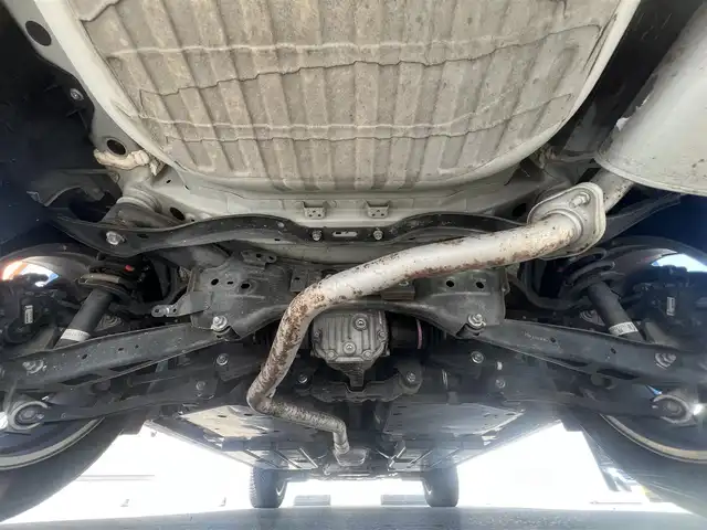 スバル フォレスター ハイブリッド アドバンス 秋田県 2019(平31)年 6.4万km クリスタルホワイトP ４WD/衝突軽減システム/LEDヘッドライト/本革レザーシート/純正メモリナビ/フルセグ/バック/フロント/サイドカメラ/純正アルミ/スマートキー/アイドリングストップ/プッシュスタート/クルーズコントロール追従走行有/コーナーセンサー/レーンキープアシスト/ステアリングスイッチ/ステアリングヒーター/パドルシフト/ドライブレコーダー/全席シートヒーター/前席パワーシート/メモリー付パワーシート/ETC/デジタルインナーミラー/電動リアゲート/電動パーキングブレーキ/ブラインドスポットモニター/インテリジェントAFS/純正フロアマット/純正ドアバイザー/オートライト/オートエアコン/パワーステアリング/パワーウィンドウ/ヘッドライトレベライザー/キーレスエントリー/横滑り防止/盗難防止装置/寒冷地仕様/電動格納ウィンカーミラー/保証書/取扱説明書/記録簿