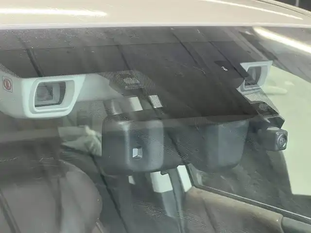 スバル フォレスター ハイブリッド アドバンス 秋田県 2019(平31)年 6.4万km クリスタルホワイトP ４WD/衝突軽減システム/LEDヘッドライト/本革レザーシート/純正メモリナビ/フルセグ/バック/フロント/サイドカメラ/純正アルミ/スマートキー/アイドリングストップ/プッシュスタート/クルーズコントロール追従走行有/コーナーセンサー/レーンキープアシスト/ステアリングスイッチ/ステアリングヒーター/パドルシフト/ドライブレコーダー/全席シートヒーター/前席パワーシート/メモリー付パワーシート/ETC/デジタルインナーミラー/電動リアゲート/電動パーキングブレーキ/ブラインドスポットモニター/インテリジェントAFS/純正フロアマット/純正ドアバイザー/オートライト/オートエアコン/パワーステアリング/パワーウィンドウ/ヘッドライトレベライザー/キーレスエントリー/横滑り防止/盗難防止装置/寒冷地仕様/電動格納ウィンカーミラー/保証書/取扱説明書/記録簿