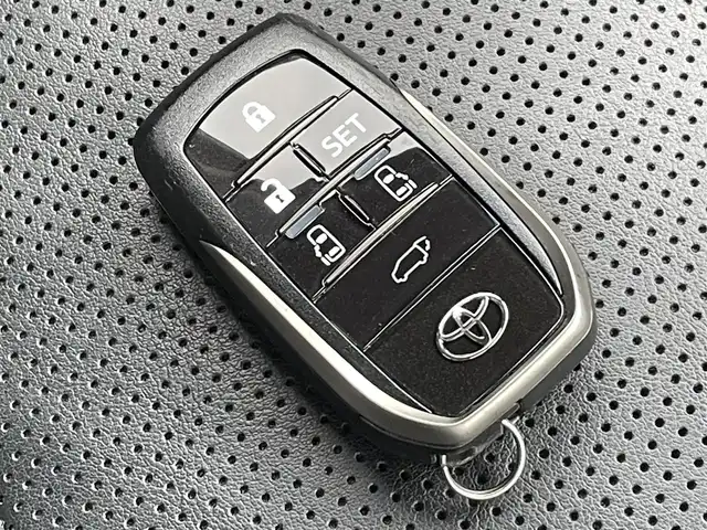トヨタ アルファード S Cパッケージ 岐阜県 2022(令4)年 4万km ホワイトパールクリスタルシャイン ワンオーナー/サンルーフ/モデリスタエアロ/フリップダウンモニター/純正ディスプレイオーディオ/【Bluetooth．AM/FM】/レザーシート/パワーシート/シートメモリ/シートヒーター/エアーシート/ステアリングヒーター/両側パワースライドドア/パワーバックドア/コーナーセンサー/クルーズコントロール追従走行有/車両接近通報装置/100V充電/デジタルインナーミラー/オットマン/スマートキー/LEDヘッドライト/ビルトインETC/ドライブレコーダー/バックカメラ/取扱説明書/保証書/スペアキー