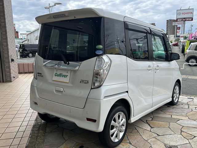 日産 デイズ ルークス ハイウェイスター Xターボ 静岡県 2019(平31)年 6.8万km ホワイトパール 純正ナビ/・CD/・DVD/・Bluetooth/・フルセグTV/・FM/AM/主要装備/・左側パワースライドドア/・エマージェンシーブレーキ/・アラウンドビューモニター/・ドライブレコーダー/・ハイビームアシスト/・アイドリングストップ/・横滑り防止装置/・オートエアコン/・レーンキープアシスト/・リヤシーリングファン