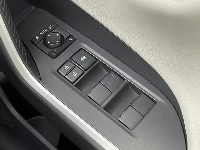 トヨタ ＲＡＶ４ アドベンチャー 埼玉県 2019(平31)年 1.7万km アーバンカーキ 純正９インチナビ　バックカメラ　ＢＳＭ　ＥＴＣ　ドライブレコーダー　セーフティセンス　レーダークルーズコントロール　デジタルインナーミラー　純正アルミホイール　オートハイビーム　ＬＥＤライト　地デジ