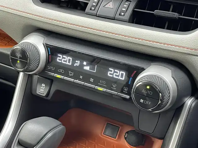 トヨタ ＲＡＶ４ アドベンチャー 埼玉県 2019(平31)年 1.7万km アーバンカーキ 純正９インチナビ　バックカメラ　ＢＳＭ　ＥＴＣ　ドライブレコーダー　セーフティセンス　レーダークルーズコントロール　デジタルインナーミラー　純正アルミホイール　オートハイビーム　ＬＥＤライト　地デジ