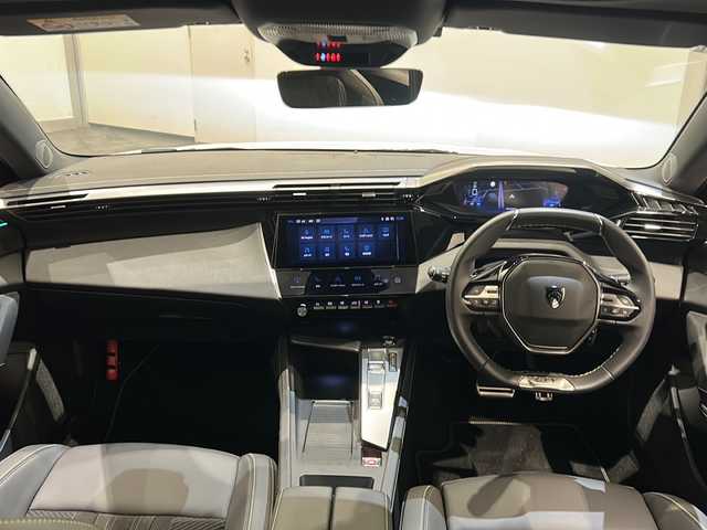 プジョー プジョー ３０８ SW GT ブルーHDi 新潟県 2023(令5)年 0.6万km ビアンカホワイト GTBlueHDI標準装備/パノラミックサンルーフ（メッシュシェード付） /スポーティフロントグリル/フロントフェンダーライオンエンブレム/フロント＆サイドスカート /マトリックスLEDヘッドライト/リア3D LEDコンビネーションランプ /ハンズフリーテールゲート/ルーフレール/レーンポジショニングアシスト /360°ビジョン（4カメラ） /フロントシートヒーター/ステアリングヒーター/運転席パワーシート（メモリー付）/フロントマルチポイントランバーサポート/アルカンタラテップレザーシート /アルカンタラダッシュボードデコレーション /ブラックルーフライニング/ドライブモードセレクター/PEUGEOT i-Connect Advanced・10インチ/クリーンキャビン/アルミペダル/フロントドアステップガード/18インチアロイホイール