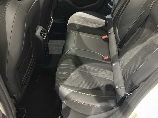 プジョー プジョー ３０８ SW GT ブルーHDi 新潟県 2023(令5)年 0.6万km ビアンカホワイト GTBlueHDI標準装備/パノラミックサンルーフ（メッシュシェード付） /スポーティフロントグリル/フロントフェンダーライオンエンブレム/フロント＆サイドスカート /マトリックスLEDヘッドライト/リア3D LEDコンビネーションランプ /ハンズフリーテールゲート/ルーフレール/レーンポジショニングアシスト /360°ビジョン（4カメラ） /フロントシートヒーター/ステアリングヒーター/運転席パワーシート（メモリー付）/フロントマルチポイントランバーサポート/アルカンタラテップレザーシート /アルカンタラダッシュボードデコレーション /ブラックルーフライニング/ドライブモードセレクター/PEUGEOT i-Connect Advanced・10インチ/クリーンキャビン/アルミペダル/フロントドアステップガード/18インチアロイホイール