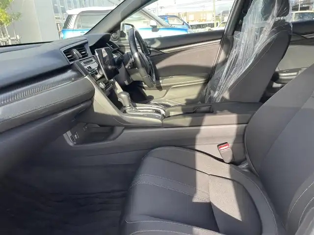 ホンダ シビック ハッチバック ホンダセンシング 石川県 2019(令1)年 5.6万km パール ワンオーナー/社外9型ナビ/フルセグTV/バックカメラ/LEDヘッドライト/ドライブレコーダー/ETC/スマートキー/レーダークルーズ/コーナーセンサー/プッシュスタート/電動ミラー/保証書