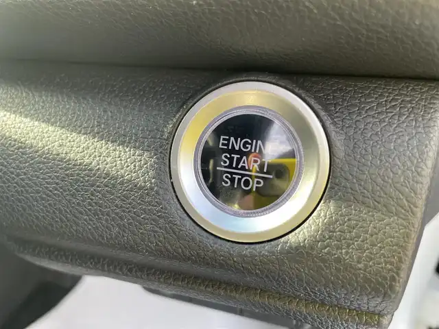 ホンダ シビック ハッチバック ホンダセンシング 石川県 2019(令1)年 5.6万km パール ワンオーナー/社外9型ナビ/フルセグTV/バックカメラ/LEDヘッドライト/ドライブレコーダー/ETC/スマートキー/レーダークルーズ/コーナーセンサー/プッシュスタート/電動ミラー/保証書