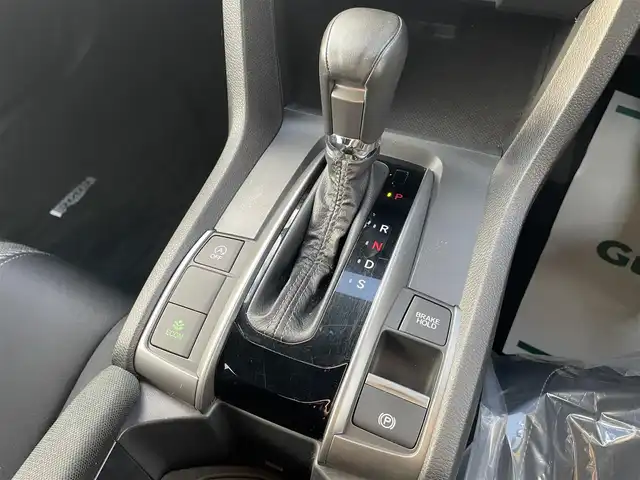 ホンダ シビック ハッチバック ホンダセンシング 石川県 2019(令1)年 5.6万km パール ワンオーナー/社外9型ナビ/フルセグTV/バックカメラ/LEDヘッドライト/ドライブレコーダー/ETC/スマートキー/レーダークルーズ/コーナーセンサー/プッシュスタート/電動ミラー/保証書