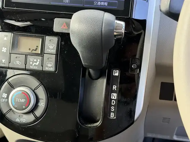 ダイハツ タント X ホワイトアクセント SAⅢ 兵庫県 2017(平29)年 7.1万km ホワイト/ライトローズマイカメタリックⅡ 2トーン 純正8インチナビ(NSZN-X67D)/(CD/DVD/BT/SD/USB/HDMI)/フルセグTV/バックカメラ/ETC/両側パワースライドドア/衝突軽減ブレーキ/後方コーナーセンサー/運転席シートヒーター/LEDヘッドライト/オートライト/オートハイビーム/ステアリングリモコン/電動格納ミラー/オートリトラミラー/スマートキー/純正ドアバイザー/純正フロアマット