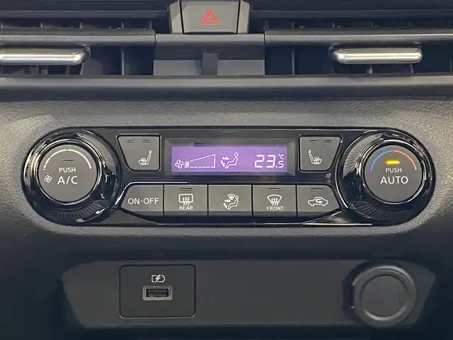 日産 オーラ G レザーエディション 岐阜県 2022(令4)年 1.5万km ピュアホワイトパール ブラインドスポットモニタ　/純正9インチナビ（フルセグ・Bluetooth・CD・DVD・USB）　全方位カメラ　/ドライブレコーダー　/デジタルインナーミラー　/ビルトインETC　/クリアランスソナー　/前席シートヒーター/純正フロアマット/ドアバイザー/ステアリングヒーター/純正17インチアルミホイール/スペアキー/保証書/取扱説明書/ナビ取扱説明書