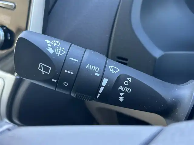 トヨタ ランドクルーザー プラド TX Lパッケージ 埼玉県 2023(令5)年 1万km ホワイトパールクリスタルシャイン 登録時9847km/4WD/サンルーフ/モデリスタエアロ/モデリスタウィングデッキ/純正9ナビ（AM/FM/フルセグTV/BT）/B/F/S/全方位カメラ/ビルトインETC2.0/アルパインデジタルインナーミラー/トヨタセーフティセンス/・踏み間違い防止アシスト/・ブレーキアシスト/・衝突軽減装置/・ヒルスタート（坂道発進）アシスト/・前方衝突防止支援システム/・ABS（アンチロックブレーキシステム）/・TCS（トラクションコントロールシステム）/・VDC（ビークルダイナミクスコントロール）/・ASCD（オートスピードコントロール装置）/・標識検知機能/・コーナーセンサー前後/運転席・助手席シートエアコン/本革シート/パワーシート（D＋N）/純正LEDヘッドライト/純正フロアマット/ルーフレール/電動格納ミラー/ステアリングスイッチ/オートライト/フロントフォグ/フルオートエアコン/プッシュスタート/スマートキー/スペアキー1本/保証書/車両/ナビ取扱説明書/セキュリティー有り/純正ルームミラー車載