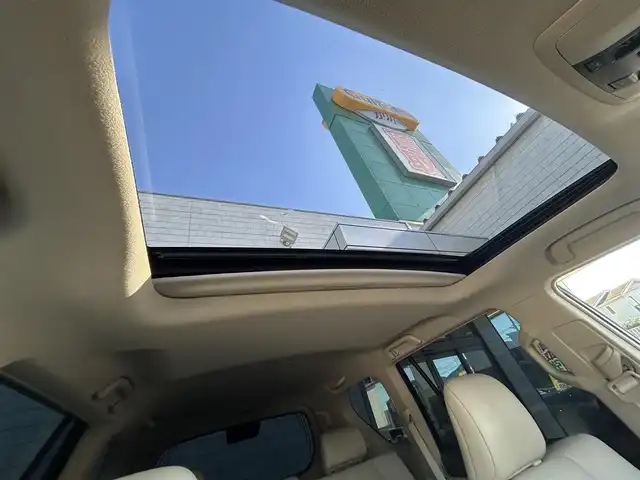 トヨタ ランドクルーザー プラド TX Lパッケージ 埼玉県 2023(令5)年 1万km ホワイトパールクリスタルシャイン 登録時9847km/4WD/サンルーフ/モデリスタエアロ/モデリスタウィングデッキ/純正9ナビ（AM/FM/フルセグTV/BT）/B/F/S/全方位カメラ/ビルトインETC2.0/アルパインデジタルインナーミラー/トヨタセーフティセンス/・踏み間違い防止アシスト/・ブレーキアシスト/・衝突軽減装置/・ヒルスタート（坂道発進）アシスト/・前方衝突防止支援システム/・ABS（アンチロックブレーキシステム）/・TCS（トラクションコントロールシステム）/・VDC（ビークルダイナミクスコントロール）/・ASCD（オートスピードコントロール装置）/・標識検知機能/・コーナーセンサー前後/運転席・助手席シートエアコン/本革シート/パワーシート（D＋N）/純正LEDヘッドライト/純正フロアマット/ルーフレール/電動格納ミラー/ステアリングスイッチ/オートライト/フロントフォグ/フルオートエアコン/プッシュスタート/スマートキー/スペアキー1本/保証書/車両/ナビ取扱説明書/セキュリティー有り/純正ルームミラー車載