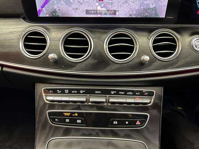 メルセデス・ベンツ Ｅ２２０ｄ スポーツ 千葉県 2021(令3)年 2.1万km ハイテックシルバー AMGインテリアパッケージ　/エクスクルーシブパッケージ　/Burmesterサウンド　/ACC　/黒革シート　/ナビ　/TV/360°CarPlay　/Bluetooth接続　/HUD　/シートヒーター　/電動トランク　/アクティブパーキング　/ハイビームアシストプラス　/ETC