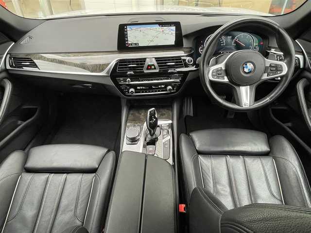 ＢＭＷ ５２３ｄ ツーリング Mスポーツ 新潟県 2018(平30)年 7.3万km 白 メモリナビ/フルセグテレビ/バックカメラ/アラウンドビューモニター/Bluetooth/ウィンカーミラー/オットマン/クルーズコントロール/プッシュスタート/ブラインドスポットモニター/コーナーセンサー/ブレーキホールド/電動パーキングブレーキ/全席シートヒーター/シートメモリー/運転助手席パワーシート/ETC/前後ドライブレコーダー/パワーバックドア/スペアキー1個