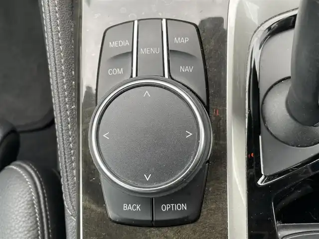 ＢＭＷ ５２３ｄ ツーリング Mスポーツ 新潟県 2018(平30)年 7.3万km 白 メモリナビ/フルセグテレビ/バックカメラ/アラウンドビューモニター/Bluetooth/ウィンカーミラー/オットマン/クルーズコントロール/プッシュスタート/ブラインドスポットモニター/コーナーセンサー/ブレーキホールド/電動パーキングブレーキ/全席シートヒーター/シートメモリー/運転助手席パワーシート/ETC/前後ドライブレコーダー/パワーバックドア/スペアキー1個