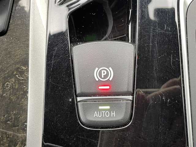 ＢＭＷ ５２３ｄ ツーリング Mスポーツ 新潟県 2018(平30)年 7.3万km 白 メモリナビ/フルセグテレビ/バックカメラ/アラウンドビューモニター/Bluetooth/ウィンカーミラー/オットマン/クルーズコントロール/プッシュスタート/ブラインドスポットモニター/コーナーセンサー/ブレーキホールド/電動パーキングブレーキ/全席シートヒーター/シートメモリー/運転助手席パワーシート/ETC/前後ドライブレコーダー/パワーバックドア/スペアキー1個