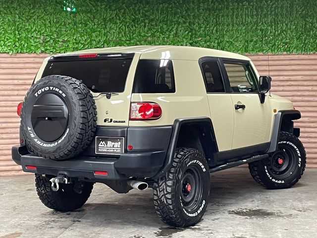 トヨタ ＦＪクルーザー ファイナルエディション 道北・旭川 2017(平29)年 5.5万km ベージュ AIS検査済み/【2409038918】/17AW FJクルーザー純正/Bratオリジナルホイールキャップ（社外）/トーヨー　オープンカントリーR/T/ヒッチメンバー/US仕様Rナンバー移設（社外）/TRDマフラー（社外）/ラバーフェンダー（社外）/チューブサイドステップ（社外）/ビルシュタインショック（2インチアップ）（社外）/A-TRAC/純正ラバーマット/社外パーツ取り付けあり