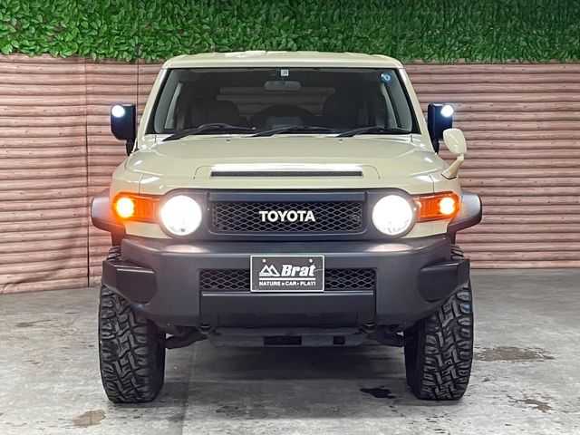 トヨタ ＦＪクルーザー ファイナルエディション 道北・旭川 2017(平29)年 5.5万km ベージュ AIS検査済み/【2409038918】/17AW FJクルーザー純正/Bratオリジナルホイールキャップ（社外）/トーヨー　オープンカントリーR/T/ヒッチメンバー/US仕様Rナンバー移設（社外）/TRDマフラー（社外）/ラバーフェンダー（社外）/チューブサイドステップ（社外）/ビルシュタインショック（2インチアップ）（社外）/A-TRAC/純正ラバーマット/社外パーツ取り付けあり