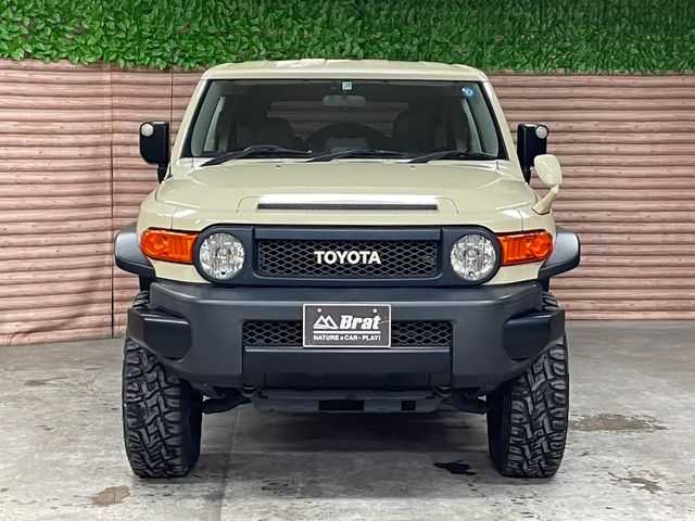 トヨタ ＦＪクルーザー ファイナルエディション 道北・旭川 2017(平29)年 5.5万km ベージュ AIS検査済み/【2409038918】/17AW FJクルーザー純正/Bratオリジナルホイールキャップ（社外）/トーヨー　オープンカントリーR/T/ヒッチメンバー/US仕様Rナンバー移設（社外）/TRDマフラー（社外）/ラバーフェンダー（社外）/チューブサイドステップ（社外）/ビルシュタインショック（2インチアップ）（社外）/A-TRAC/純正ラバーマット/社外パーツ取り付けあり