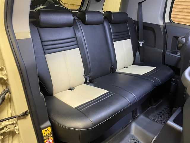 トヨタ ＦＪクルーザー ファイナルエディション 道北・旭川 2017(平29)年 5.5万km ベージュ AIS検査済み/【2409038918】/17AW FJクルーザー純正/Bratオリジナルホイールキャップ（社外）/トーヨー　オープンカントリーR/T/ヒッチメンバー/US仕様Rナンバー移設（社外）/TRDマフラー（社外）/ラバーフェンダー（社外）/チューブサイドステップ（社外）/ビルシュタインショック（2インチアップ）（社外）/A-TRAC/純正ラバーマット/社外パーツ取り付けあり