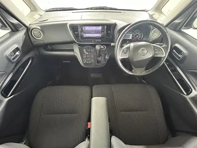 日産 デイズ ルークス ハイウェイスター Gターボ 佐賀県 2020(令2)年 6.8万km スパークリングレッド/ブラック 純正7インチナビ/Bluetooth/CD/DVD/フルセグTV/衝突被害軽減装置/両側パワースライドドア/全周囲カメラ/ETC/前方ドライブレコーダー/クルーズコントロール/クリアランスソナー/踏み間違い防止アシスト/車線逸脱警報/LEDヘッドライト/オートライト/オートマチックハイビーム/サンシェード/純正15インチアルミホイール/インテリジェントキー/プッシュエンジンスターター