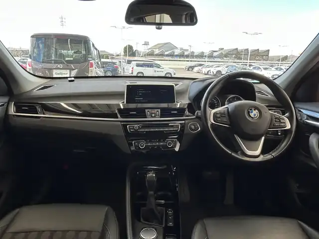 ＢＭＷ Ｘ１ xDrive 18d xライン 愛知県 2018(平30)年 5.2万km 黒 ・４WD/・ディーゼル車/・純正ディスプレイオーディオナビ/・Spotify/・Cタイプ入力端子×2/・ヘッドアップディスプレイ/・電動パーキング/・クルーズコントロール/・ステアリングリモコン/・AM/FM/・AUTOライト/・ライト付きバニティーミラー/・AUTOワイパー/・パドルシフト/・パワーシート　（D席N席）/・ハーフレザーシート/・パワーバックドア/・ALLAUTOウィンド/・ウィンカー付きミラー/・Qi充電/・フォグランプ