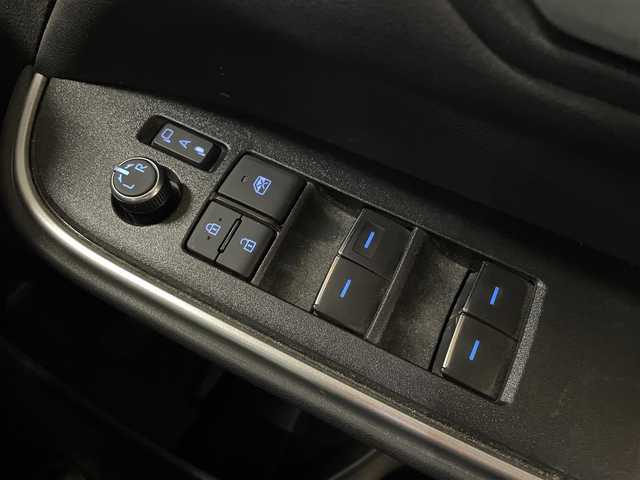 トヨタ ヴォクシー S－Z 兵庫県 2024(令6)年 2.8万km メタルストリームM 〇純正８インチディスプレイナビ&TV&BT&USB&Miracast/〇バックモニター/〇両側パワースライドドア/〇ビルトインETC2.0/〇ドライブレコーダー/〇セーフティセンス/〇プリクラッシュセーフティ/〇レーンディパチャアラート/〇レーダークルーズコントロール/〇オートマチックハイビーム/〇パーキングサポートブレーキ/〇純正１７インチアルミホイール/〇オプティトロンメーター/〇７インチカラーマルチインフォメイションディスプレイ/〇革巻きステアリングスイッチ/〇左右独立温度調整オートエアコン/〇リアオートエアコン/〇快適温熱シート/〇２列目アームレスト付キャプテンシート/〇LEDライト/〇スマートエントリー/スタートシステム/〇SRSエアバック（運転席・助手席・サイド・カーテン）