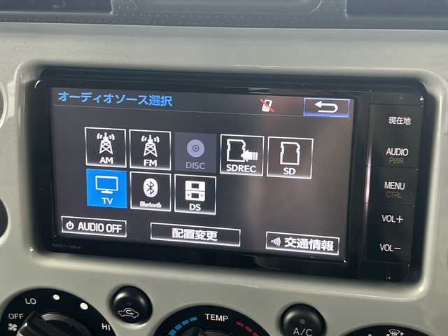 トヨタ ＦＪクルーザー 福島県 2015(平27)年 6.9万km セメントグレーM/ホワイト 純正ナビゲーション/型番：NSZT-W64/【CD/SD/BT/TV】/バックカメラ/ドライブレコーダー/ETC/ヒッチメンバー/純正フロアマット/ドアバイザー